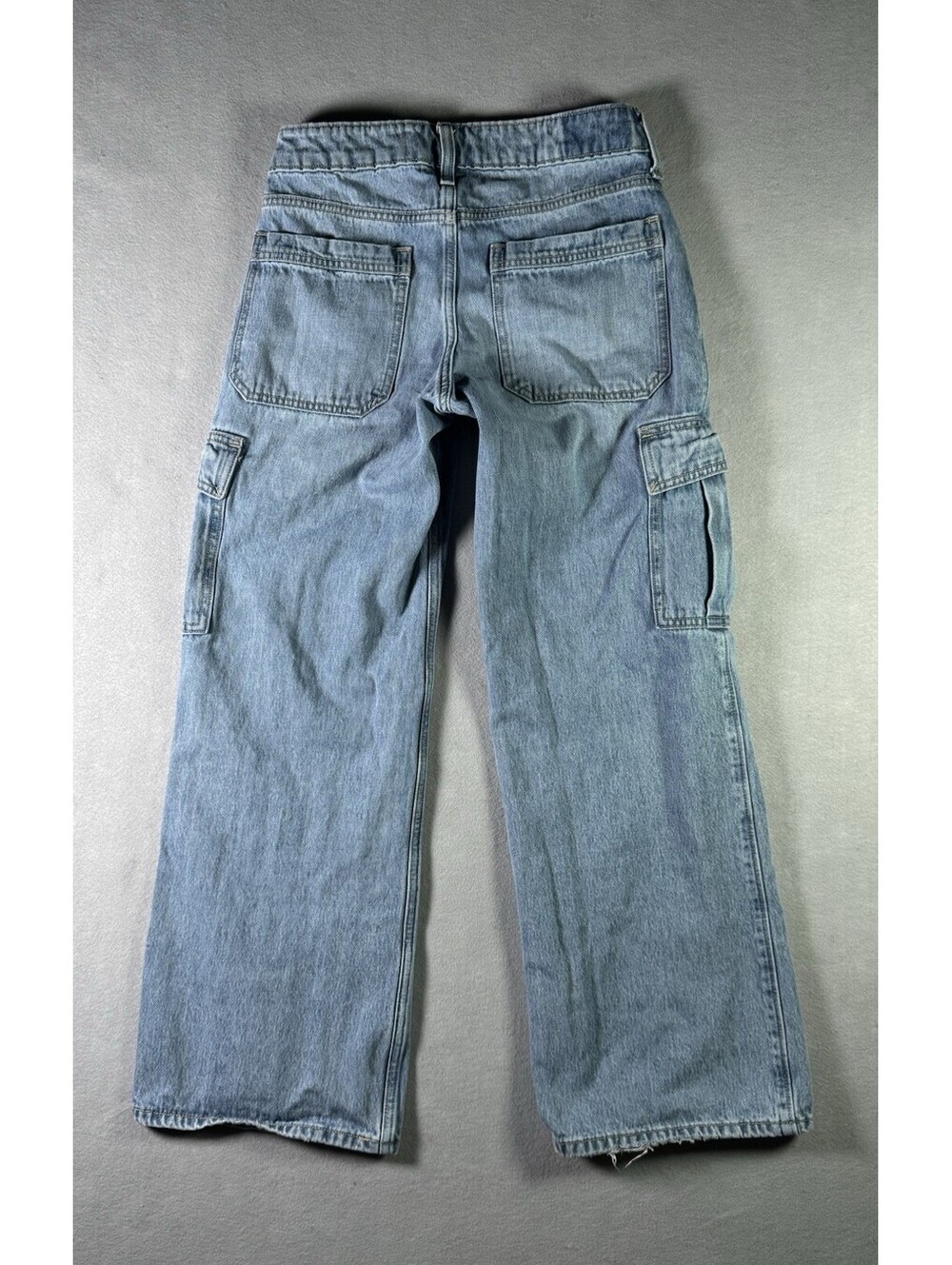 Hollister Low-Rise Baggy Cargo Jeans  Size 000S W23 Short - Picture 5 of 9